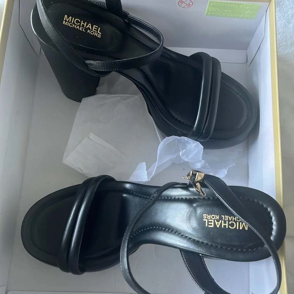 Michael Kors platform Sandal - Picture 4 of 7